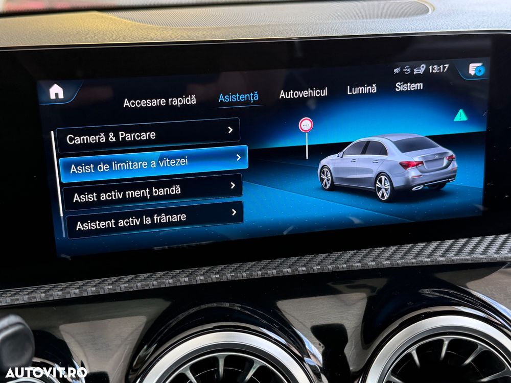 Mercedes-Benz A 180 Sedan 7G-DCT - 25