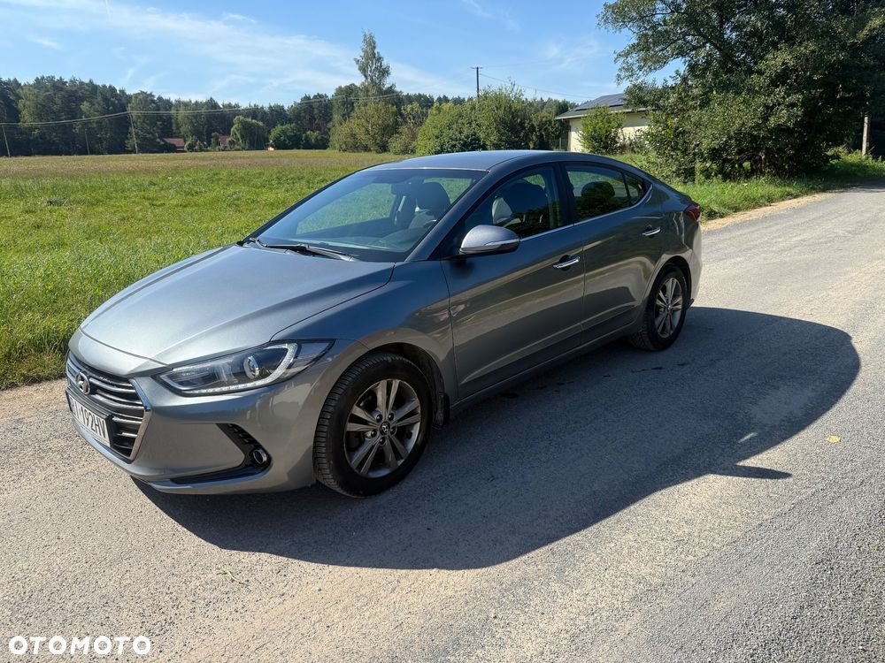 Hyundai Elantra - 18