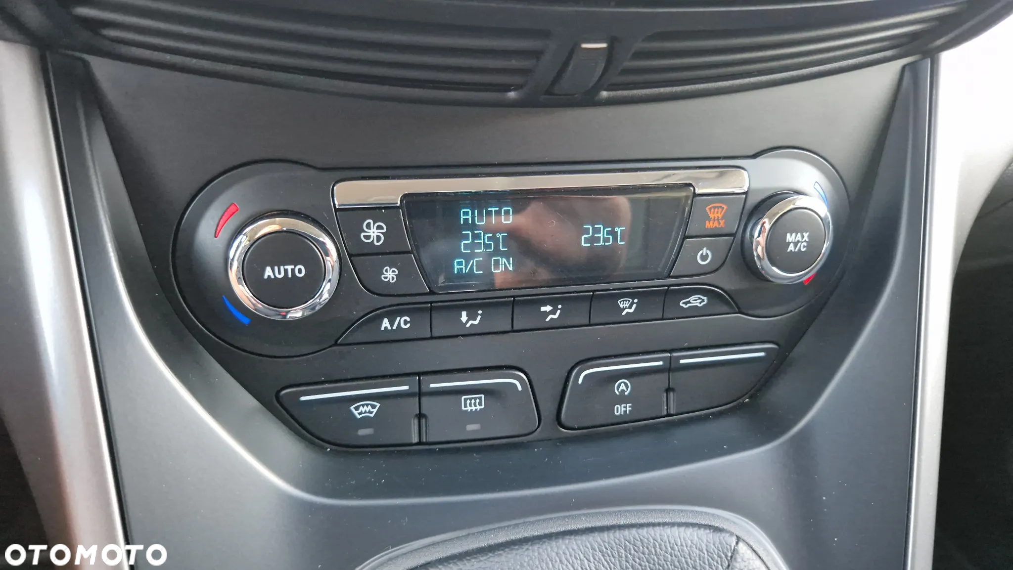 Ford Kuga 1.6 EcoBoost FWD Titanium ASS - 11