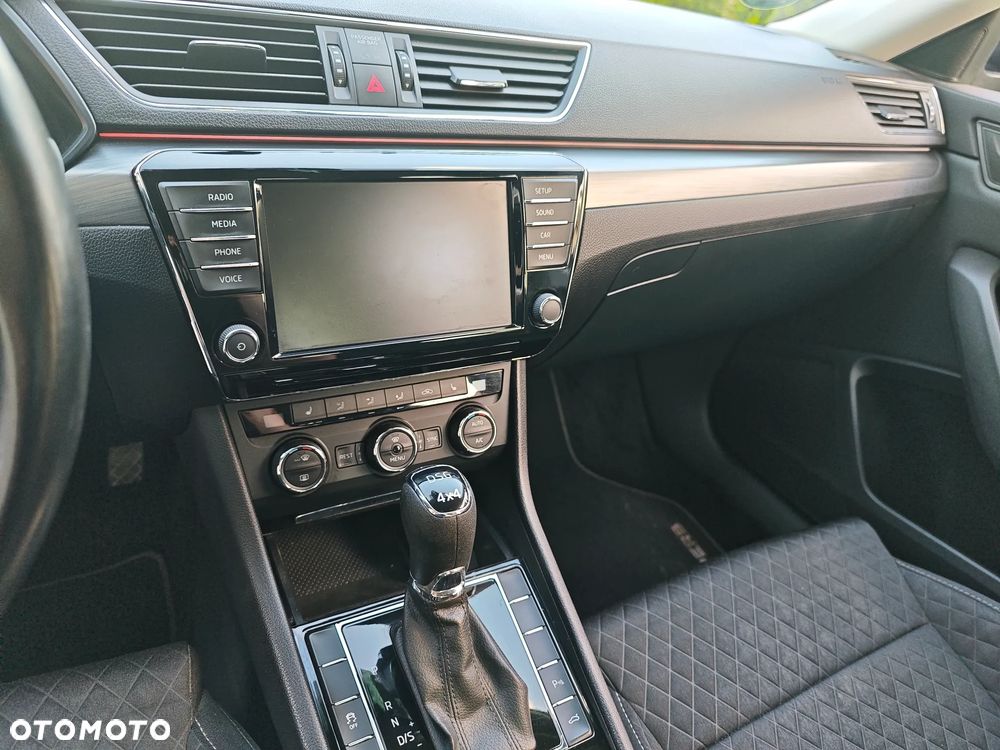 Skoda Superb 2.0 TSI 4x4 Sportline DSG - 16