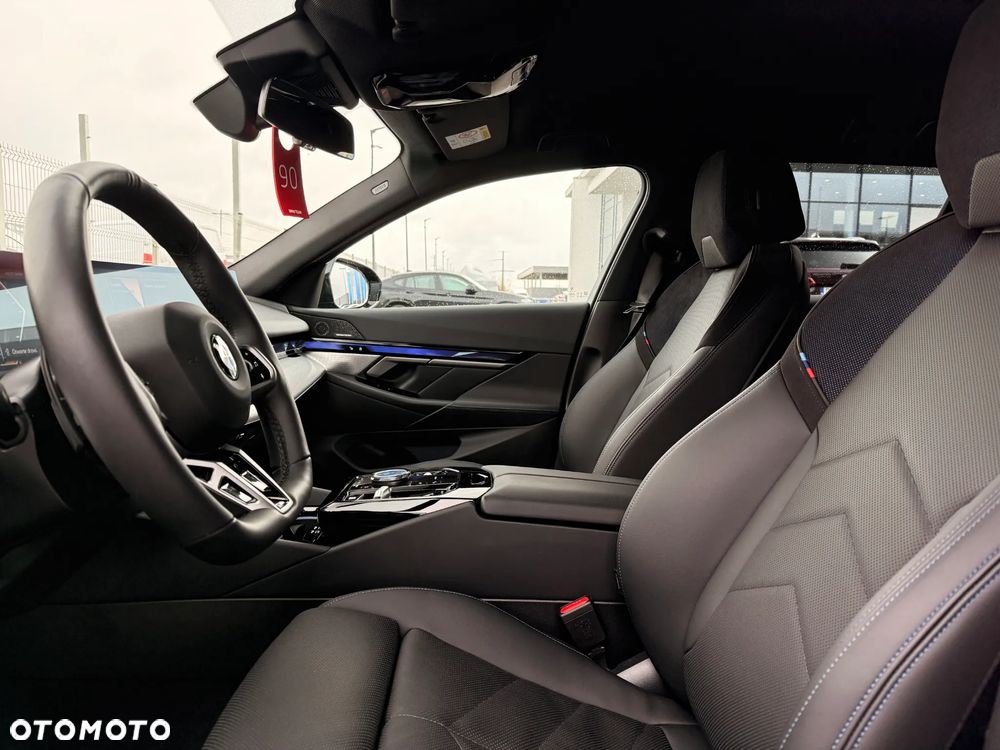 BMW Seria 5 520i - 30