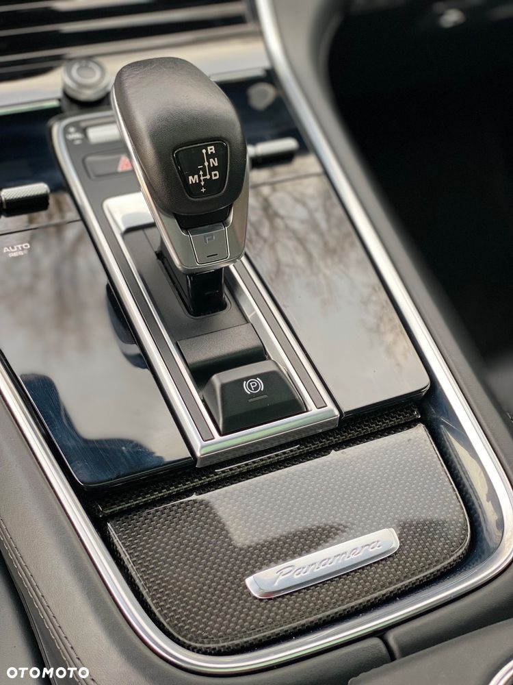 Porsche Panamera Turbo Sport Turismo - 4