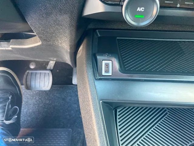 Citroën C4 PureTech 130 Stop&Start EAT8 SHINE - 31