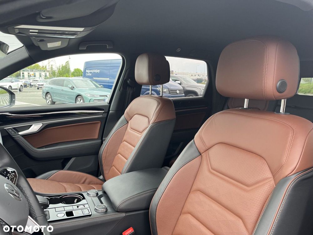 Volkswagen Touareg - 12