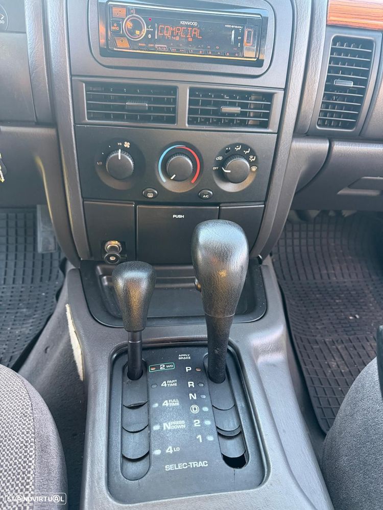 Jeep Grand Cherokee 4.0 Laredo - 15