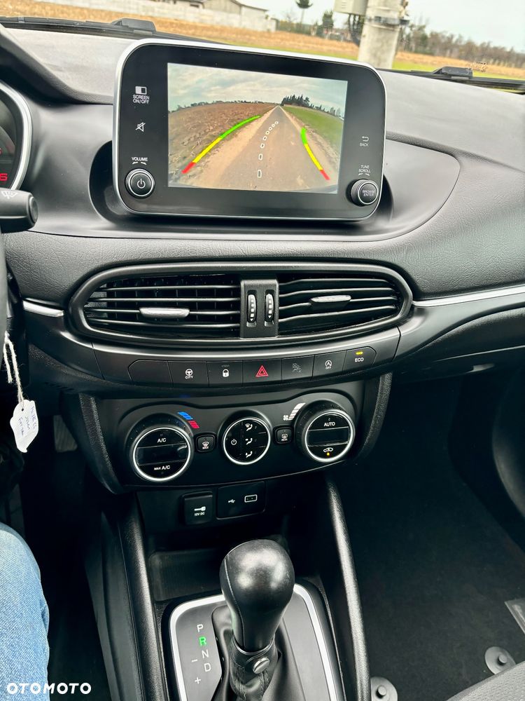 Fiat Tipo 1.6 MultiJet DCT Lounge - 24