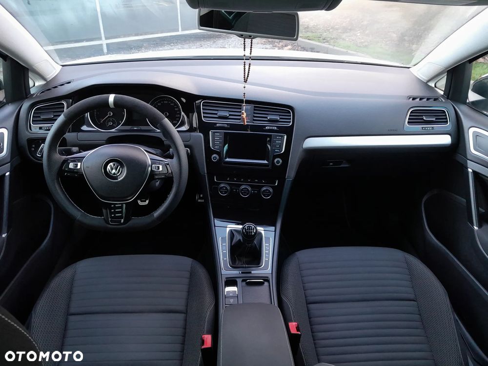 Volkswagen Golf 2.0 TDI BlueMotion Technology Cup - 36