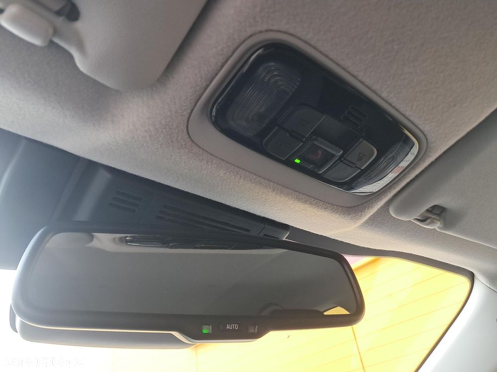 Toyota Yaris Hybrid 1.5 Style - 30