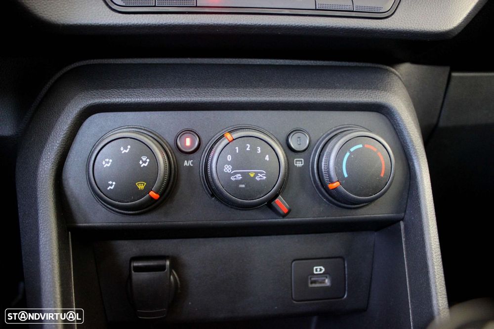 Dacia Sandero 1.0 TCe Stepway Essential - 33