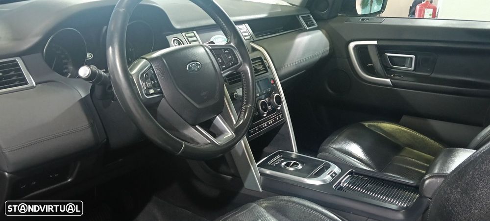 Land Rover Discovery Sport 2.0 D AWD R-Dynamic S - 12