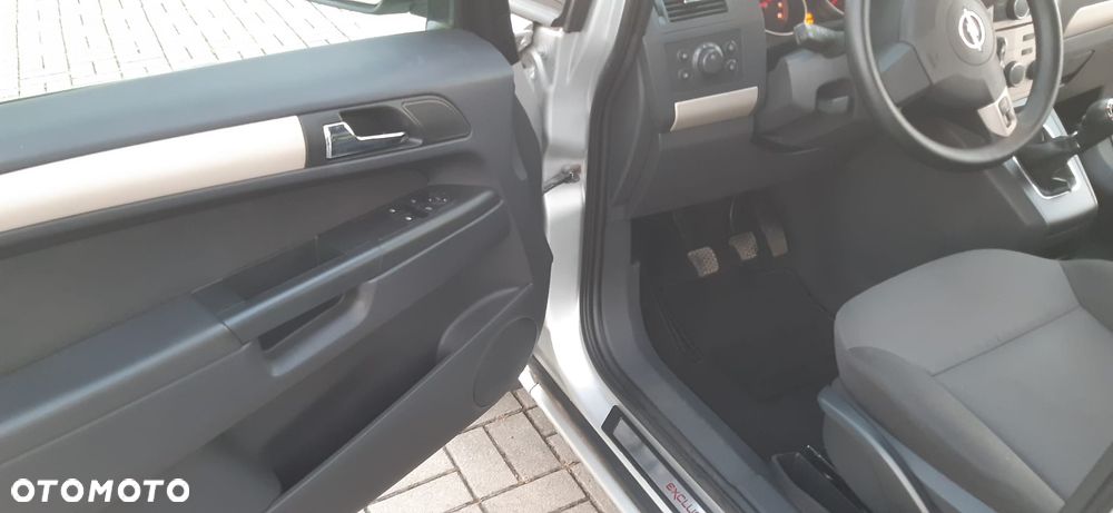 Opel Zafira - 28