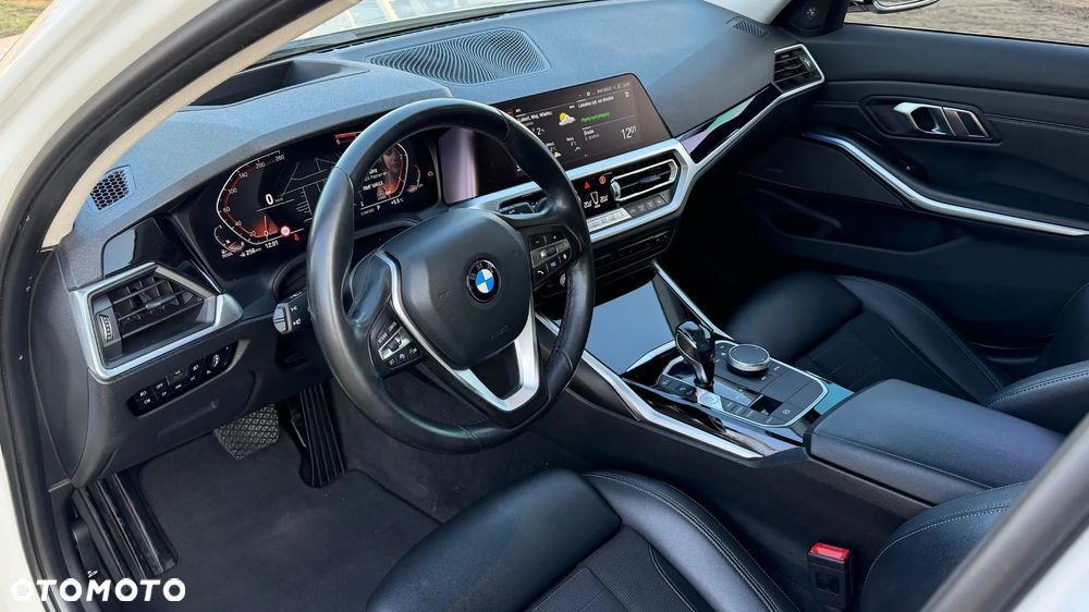 BMW Seria 3 320d Sport Line - 9