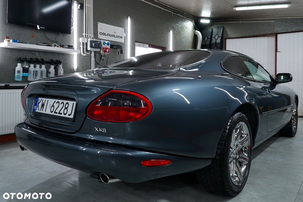 Jaguar XK8 - 22