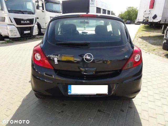 Opel Corsa 1.2 16V Cosmo - 8