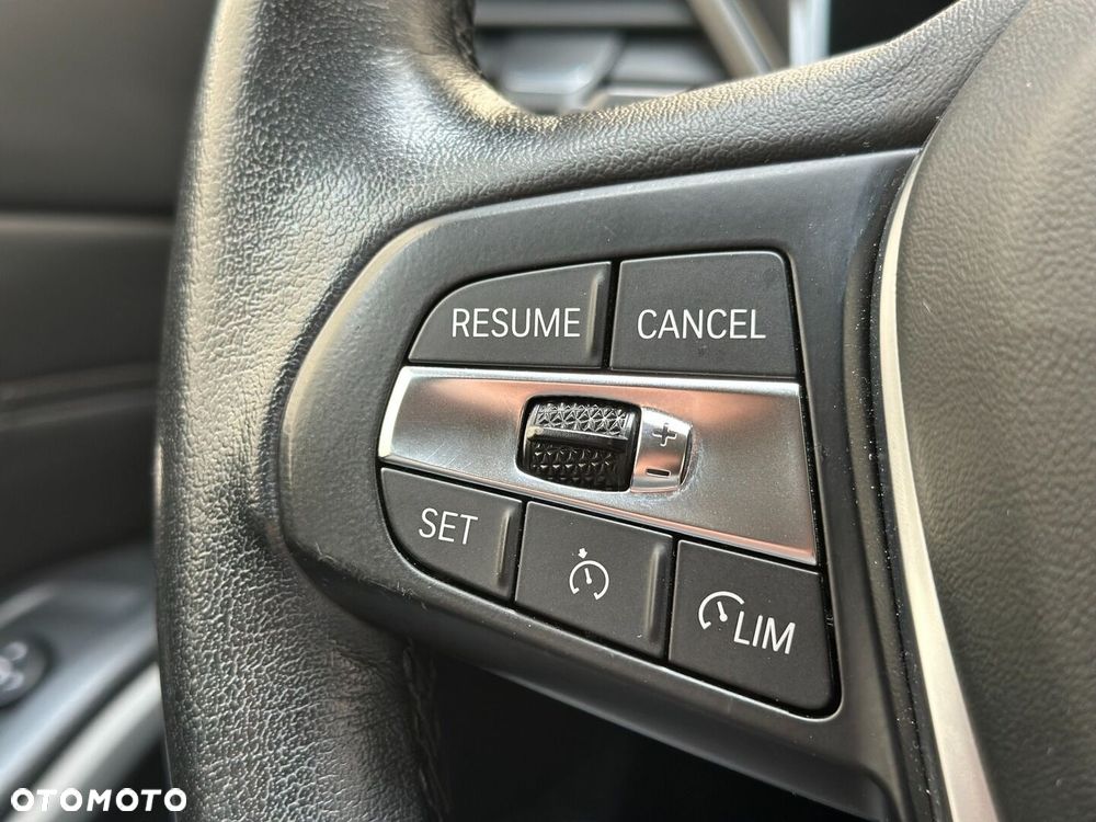 BMW Seria 3 330i xDrive Advantage - 36
