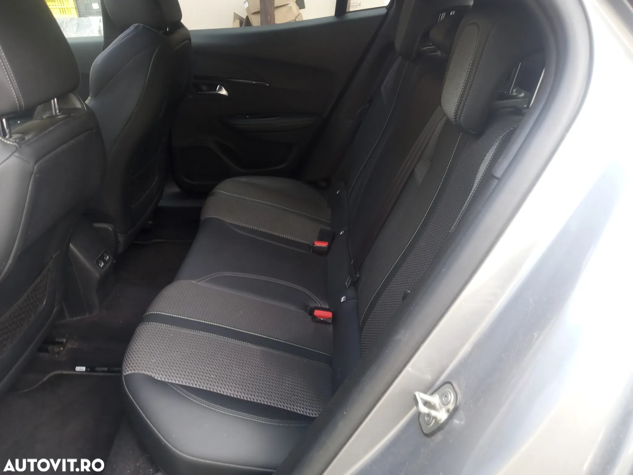 Peugeot 2008 - 9