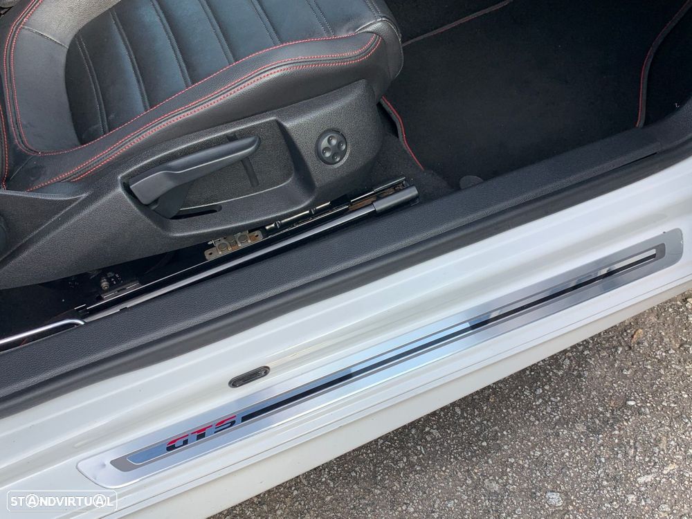 VW Scirocco 2.0 TDI GTD - 11