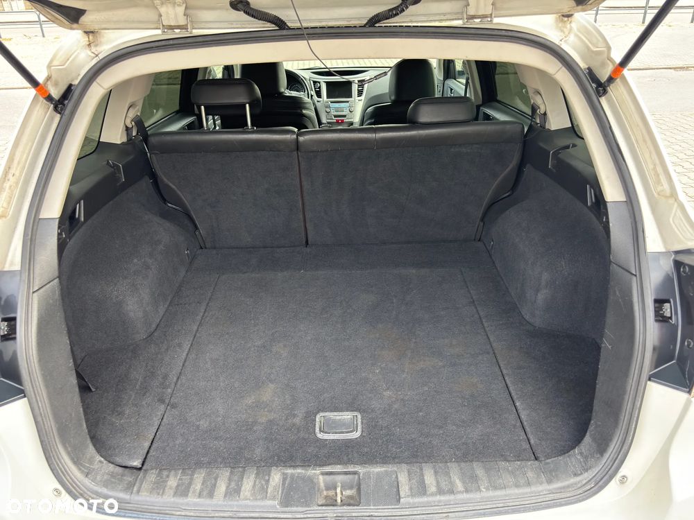 Subaru Legacy 2.5i GT - 10