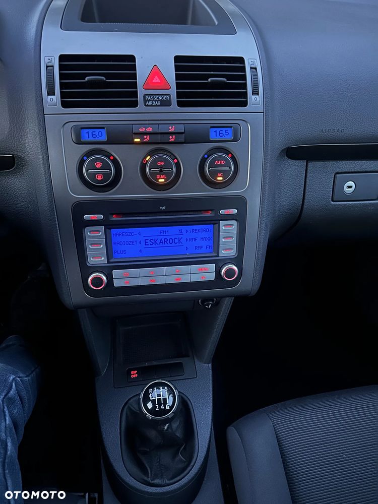 Volkswagen Touran - 13