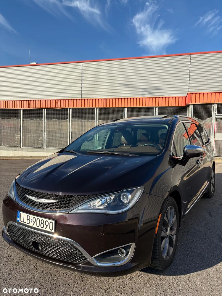 Chrysler Pacifica - 20