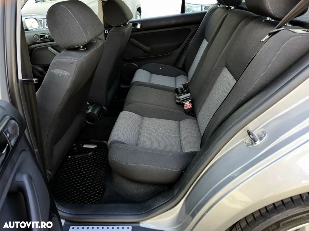 Volkswagen Golf 1.9 TDI - 7