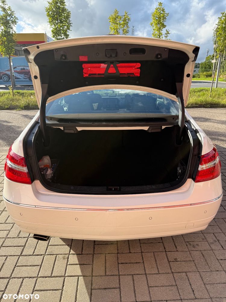 Mercedes-Benz Klasa E 250 CGI BlueEff - 13