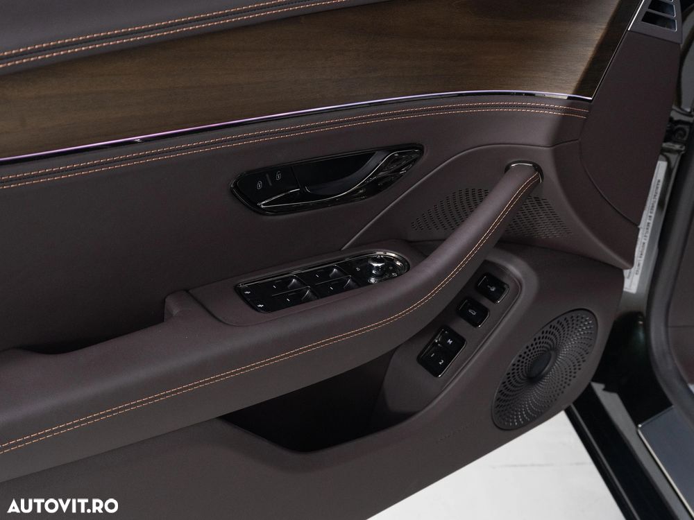 Bentley Flying Spur V8 PHEV - 19
