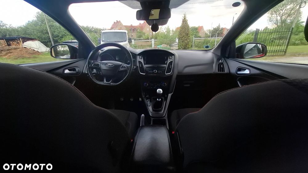 Ford Focus 1.5 EcoBoost STart-Stopp-System ST-LINE - 33