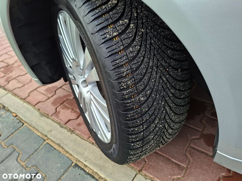 Mercedes-Benz Klasa E 200 CGI BlueEFFICIENCY Automatik Avantgarde - 37
