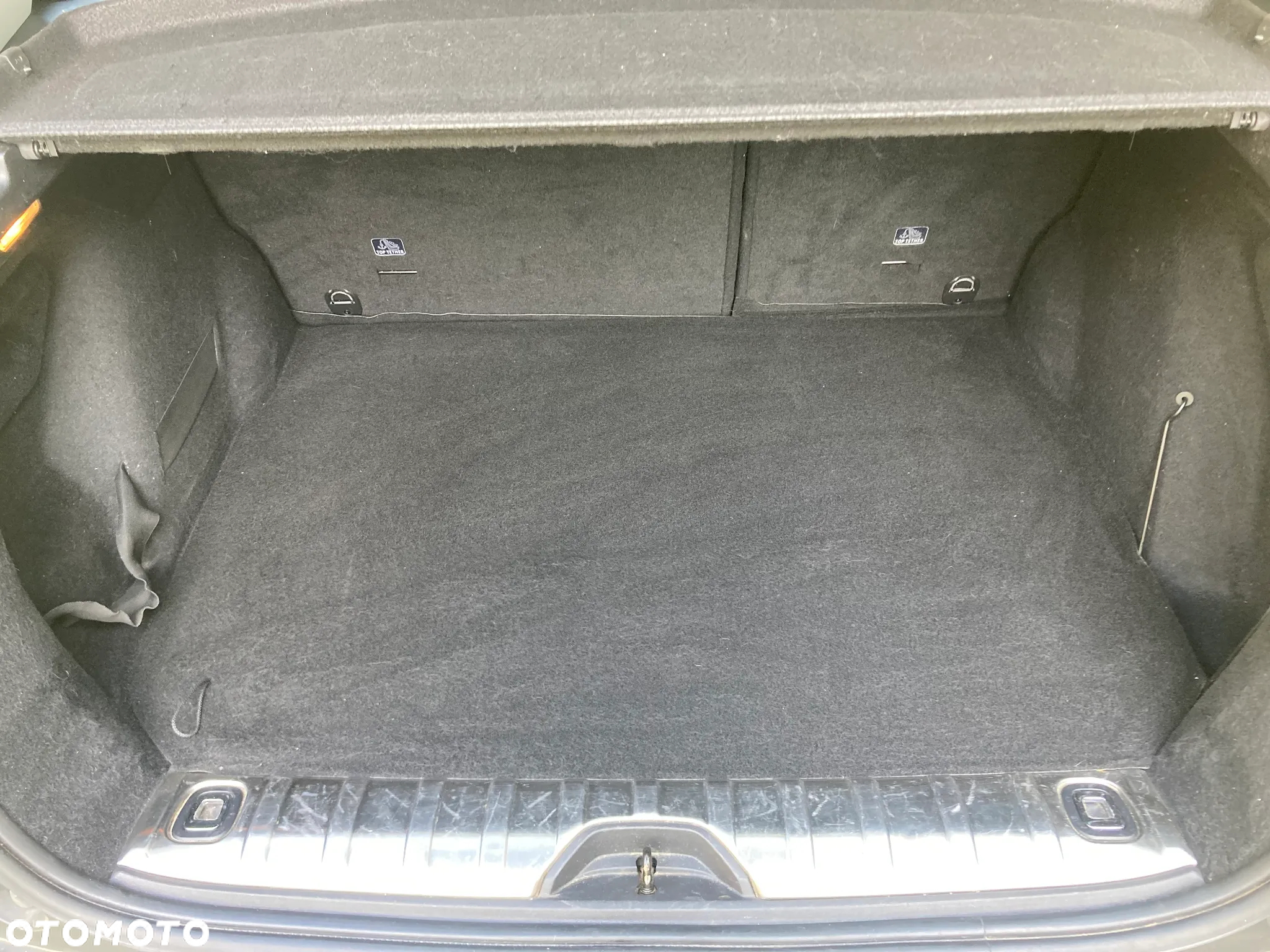 Peugeot 2008 1.2 Pure Tech Allure S&S EAT6 - 34