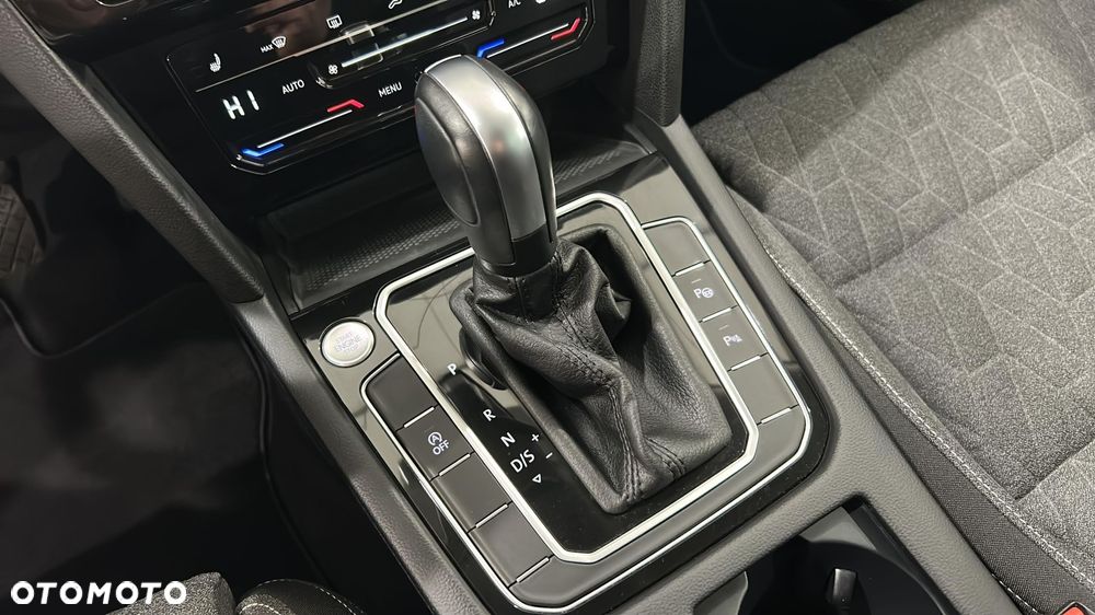 Volkswagen Passat - 19