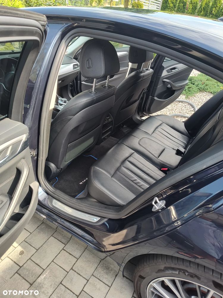 BMW Seria 5 520d xDrive M Sport Edition - 14