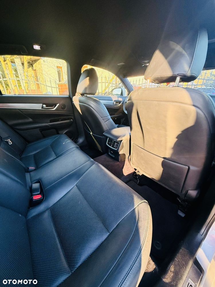 Lexus GS 450h - 17