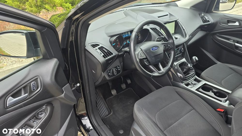 Ford Kuga - 24