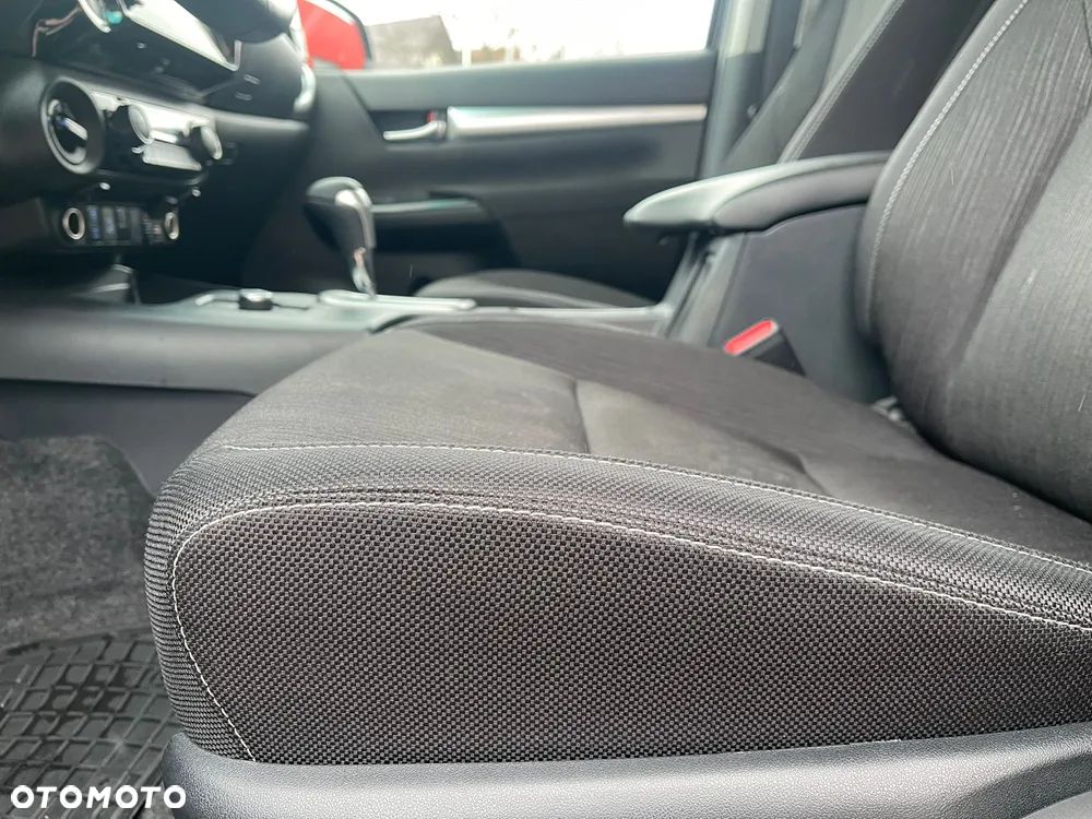 Toyota Hilux 2.8 D-4D Double Cab Invincible 4x4 - 11