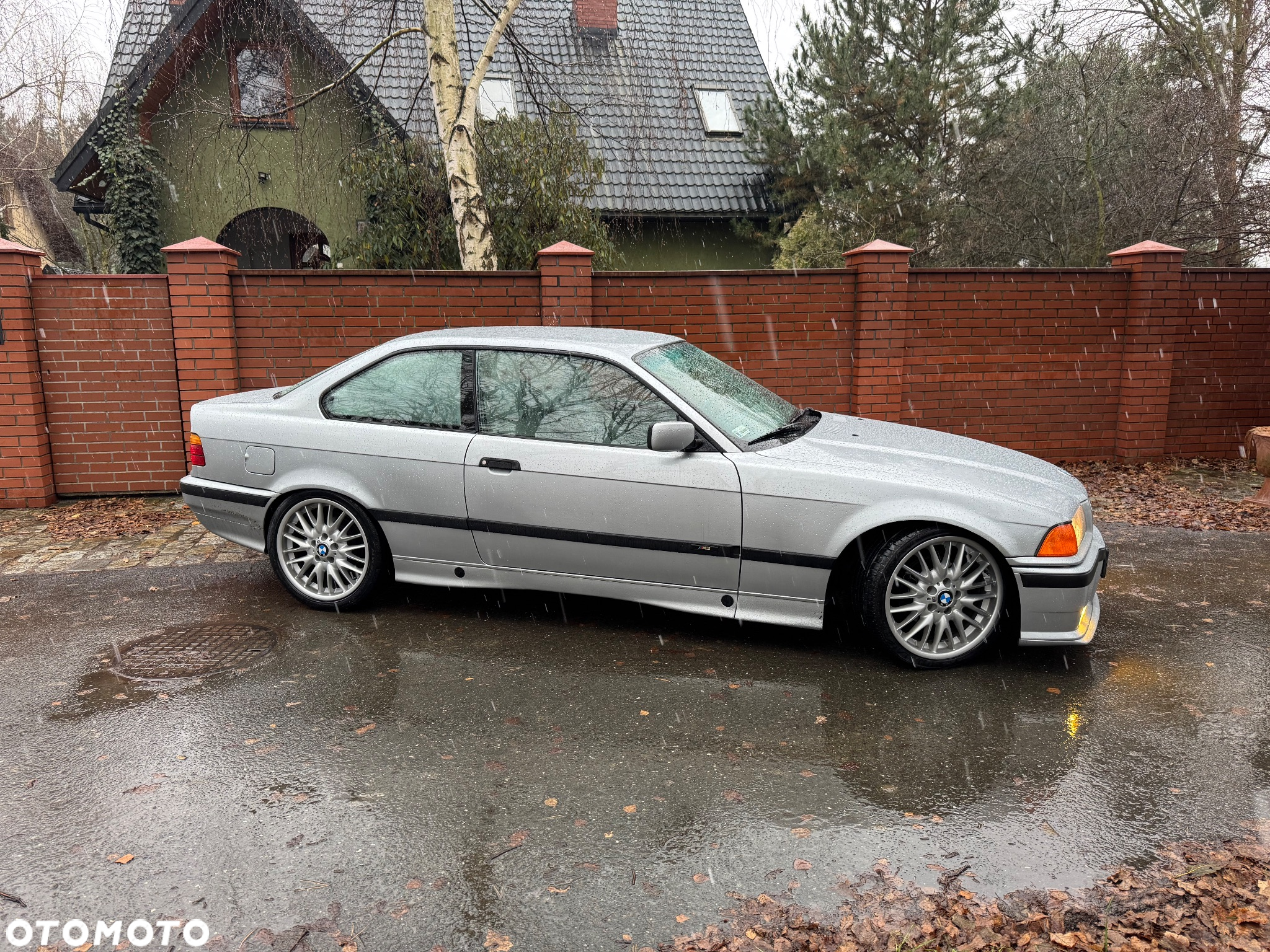 BMW Seria 3 325i - 3
