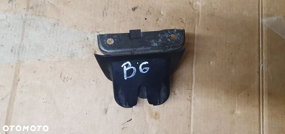 Zamek klapy bagażnika Audi A4 B6 Kombi 8E9827520 - 2