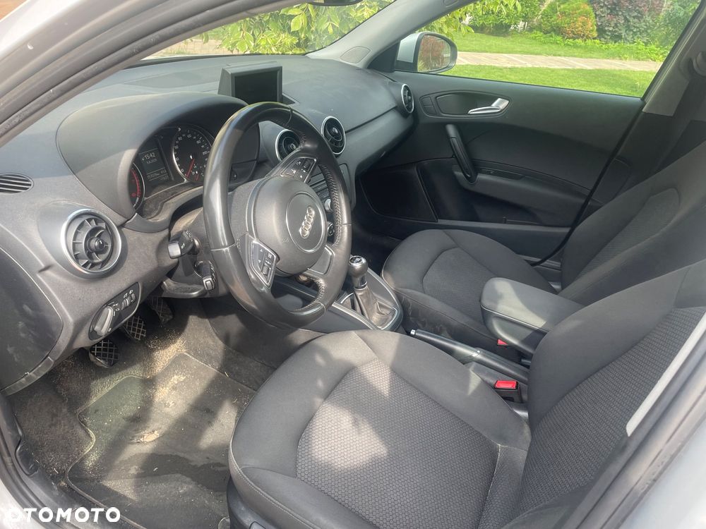 Audi A1 1.2 TFSI Attraction - 8