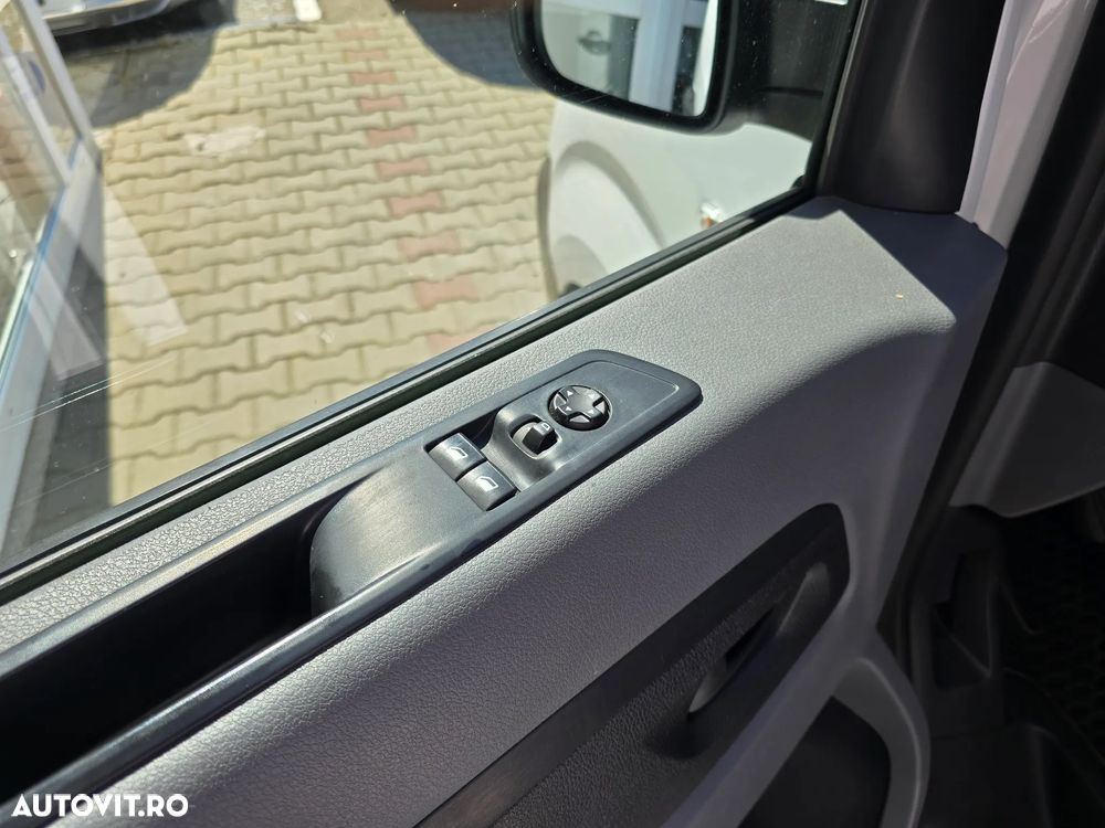 Opel Vivaro 2.0 D L - 16