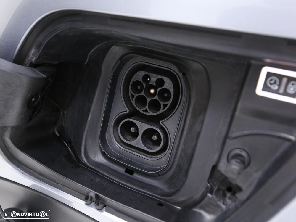 Peugeot e-2008 50 kWh Active Pack - 25