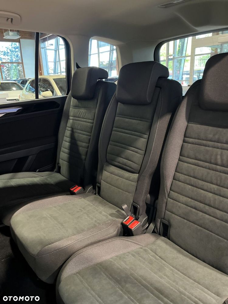 Volkswagen Touran - 29