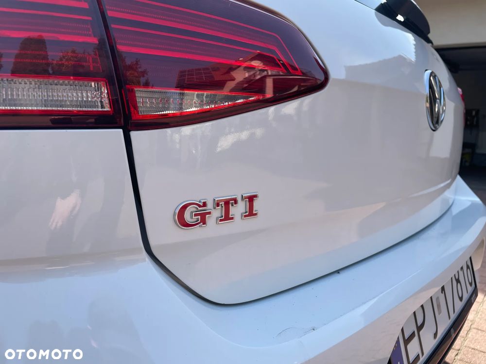 Volkswagen Golf GTI Performance BlueMotion Technology DSG - 26