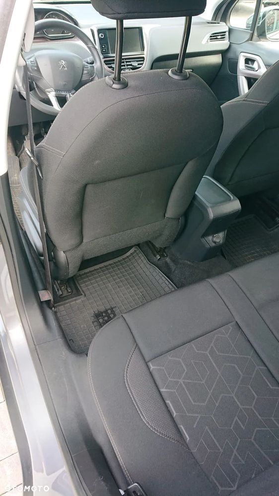 Peugeot 2008 1.2 Pure Tech Style - 16