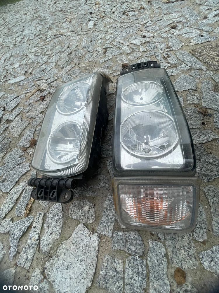 IVECO EUROCARGO STRALIS REFLEKTORY Z KIERUNKOWSKAZAMI - 2