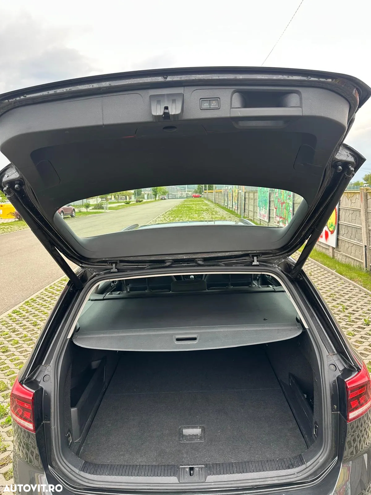 Volkswagen Passat - 4