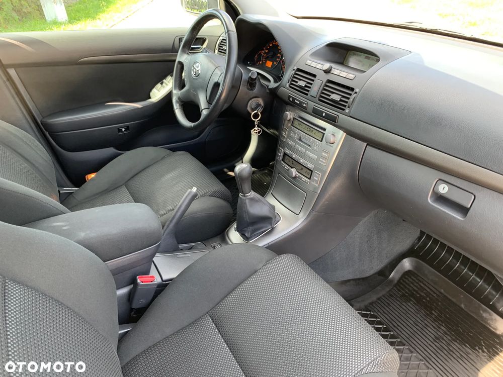 Toyota Avensis 1.8 VVT-i Sol - 27