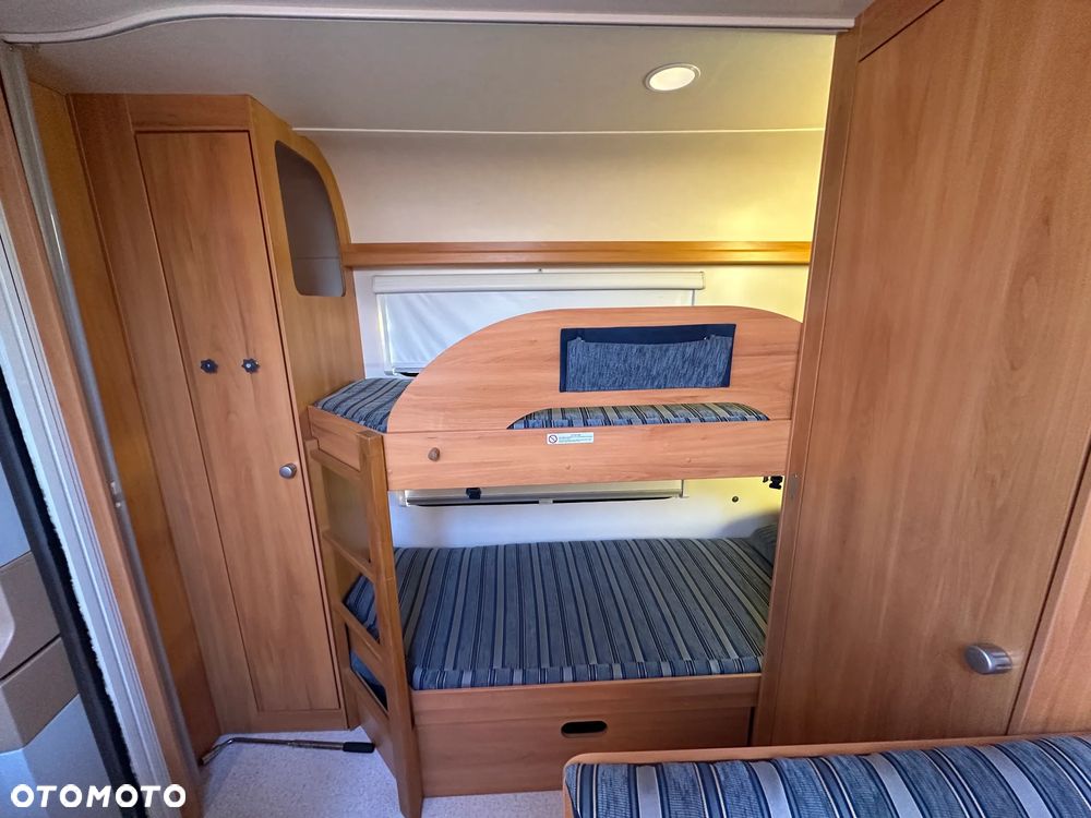 Wilk 550 S4 z przedsionkiem i napędem. ŁÓŻKA PIĘTROWE - 6 os. - 8