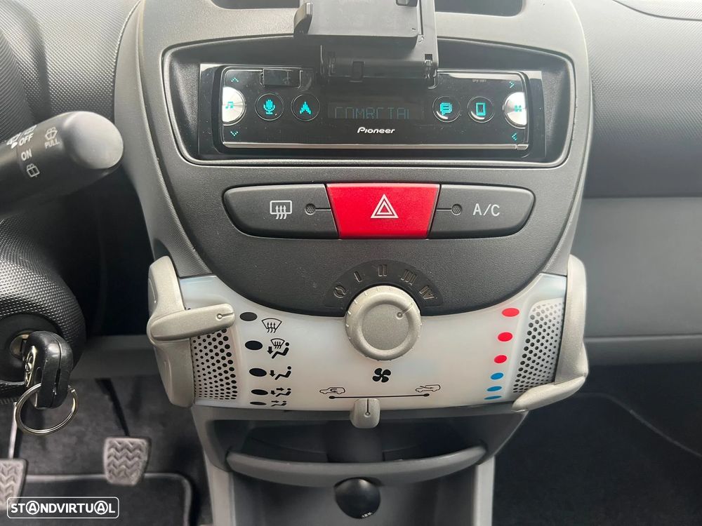 Toyota Aygo 1.0 + AC - 11