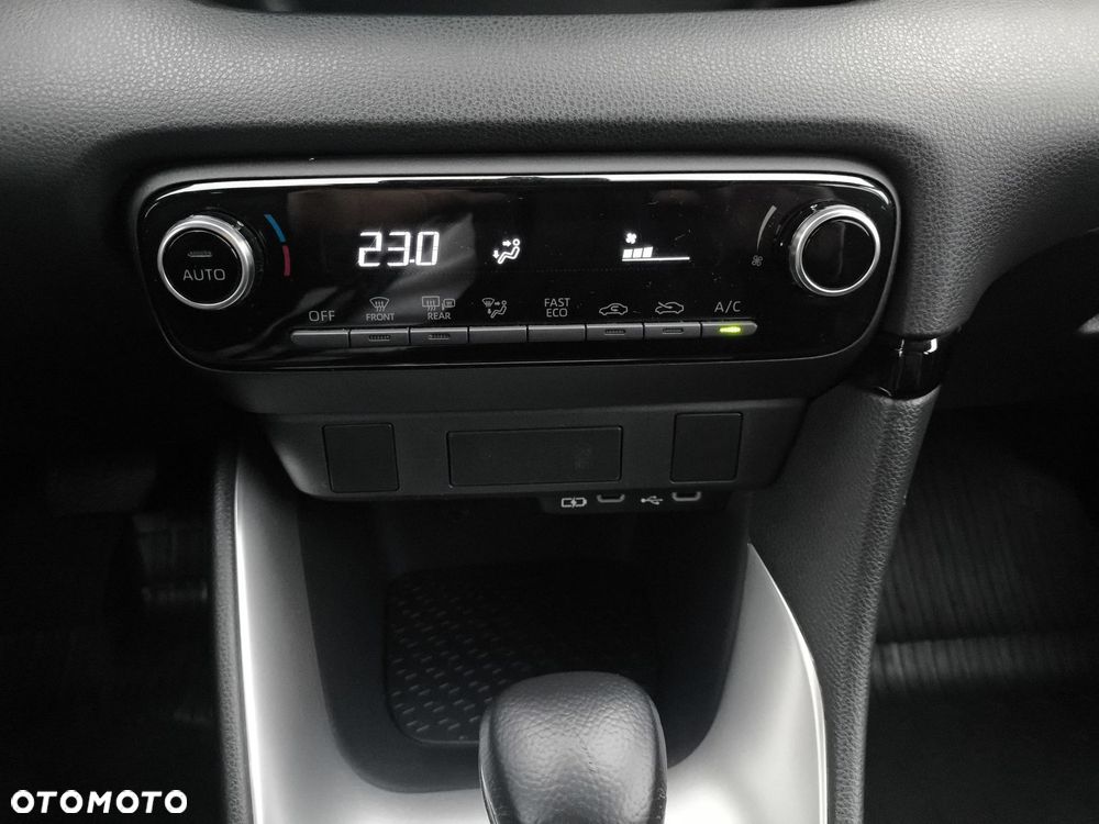 Toyota Yaris - 25