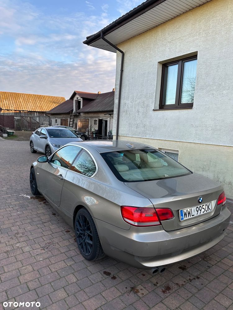BMW Seria 3 325d - 9